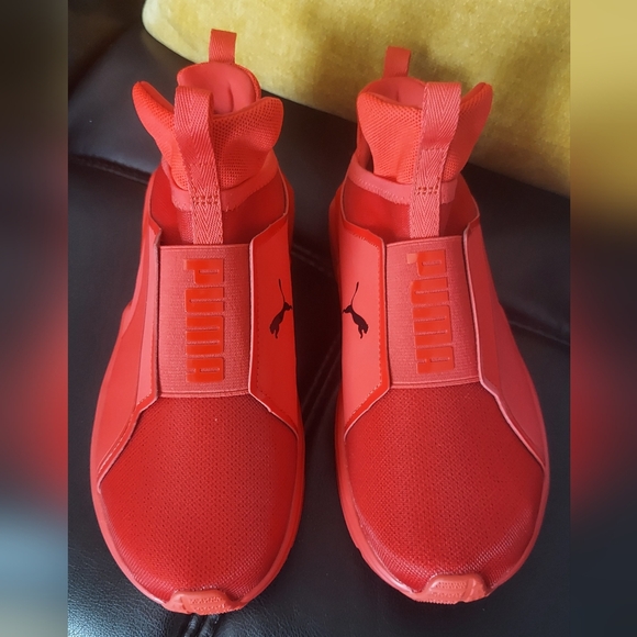Women's PUMA Fierce 2, NWOT, Red Sneakers - Picture 10 of 11